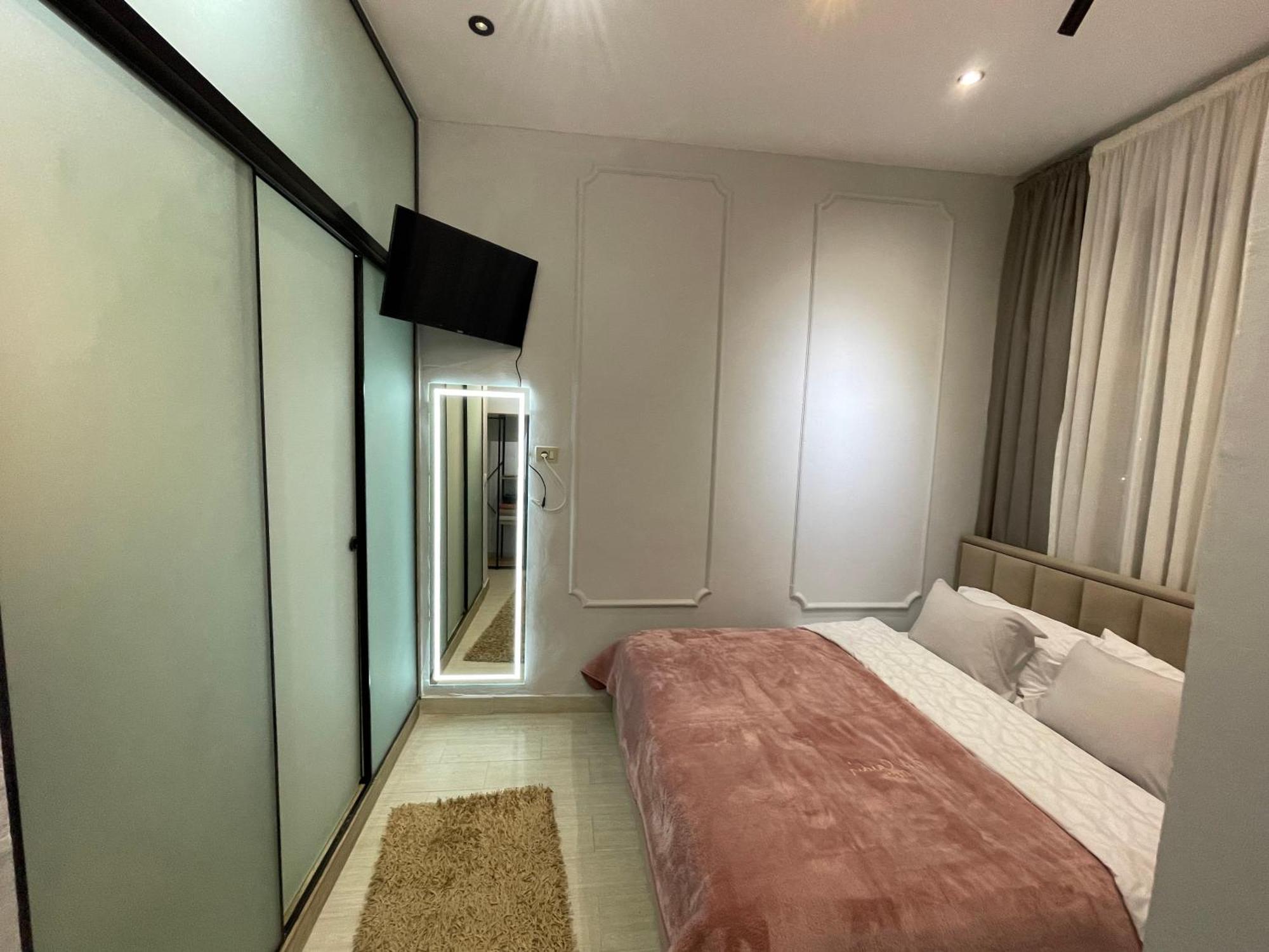 Blloku Tirana Studio Екстер'єр фото